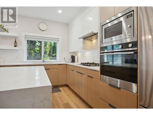 117 3409 Harper Road, Coquitlam, BC - Indoor Photo Showing Kitchen With Upgraded Kitchen