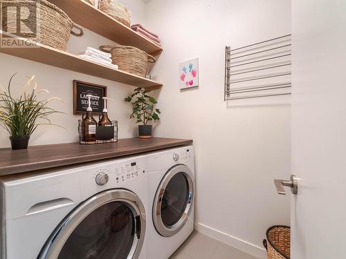 53 433 Seymour River Place, North Vancouver, BC - Indoor Photo Showing Laundry Room