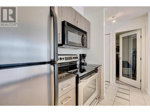 2906 610 Granville Street, Vancouver, BC - Indoor Photo Showing Kitchen