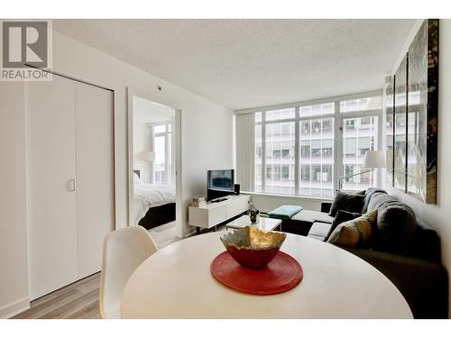 2906 610 Granville Street, Vancouver, BC - Indoor Photo Showing Dining Room