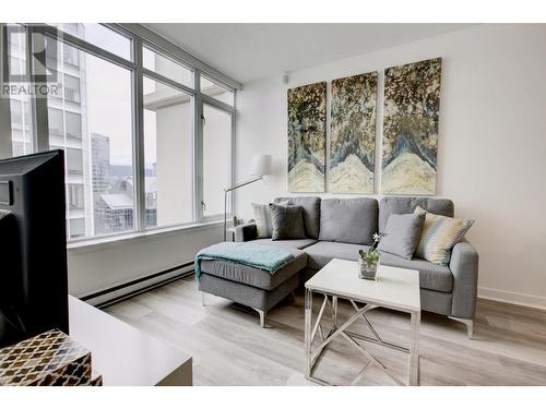 2906 610 Granville Street, Vancouver, BC - Indoor Photo Showing Living Room