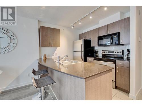 2906 610 Granville Street, Vancouver, BC - Indoor Photo Showing Kitchen With Double Sink