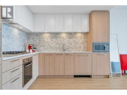 1705 2425 Alpha Avenue, Burnaby, BC - Indoor Photo Showing Kitchen With Upgraded Kitchen