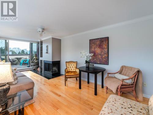 838 W 7Th Avenue, Vancouver, BC - Indoor Photo Showing Living Room With Fireplace