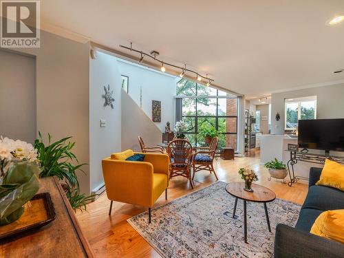 838 W 7Th Avenue, Vancouver, BC - Indoor Photo Showing Living Room