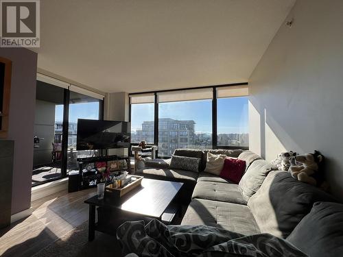 1708 9133 Hemlock Drive, Richmond, BC - Indoor Photo Showing Living Room