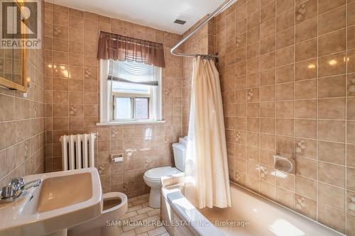 25 Sylvan Avenue, Toronto (Dufferin Grove), ON - Indoor Photo Showing Bathroom