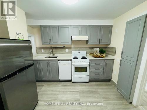 23 Myrtle Avenue, Toronto, ON - Indoor Photo Showing Kitchen