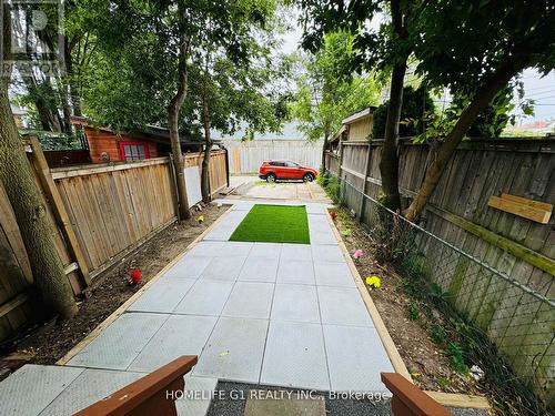 23 Myrtle Avenue, Toronto, ON - Outdoor