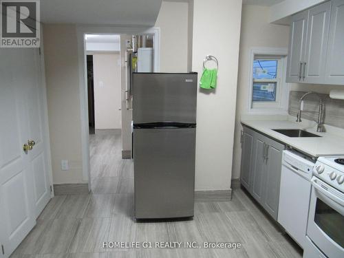 23 Myrtle Avenue, Toronto (South Riverdale), ON - Indoor Photo Showing Kitchen