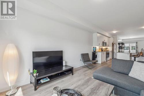 1495 Purchase Place, Innisfil (Lefroy), ON - Indoor Photo Showing Living Room