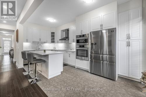 139 Jim Mortson Drive, East Gwillimbury, ON - Indoor Photo Showing Kitchen With Stainless Steel Kitchen With Upgraded Kitchen