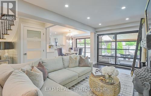 2189 Bader Crescent, Burlington (Brant Hills), ON - Indoor Photo Showing Living Room