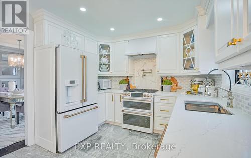 2189 Bader Crescent, Burlington (Brant Hills), ON - Indoor Photo Showing Kitchen