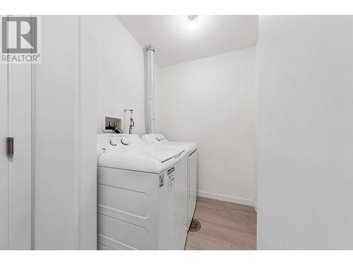 309 2245 Wilson Avenue, Port Coquitlam, BC - Indoor Photo Showing Laundry Room