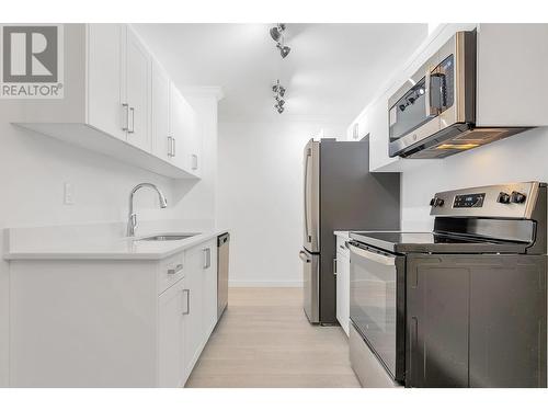 309 2245 Wilson Avenue, Port Coquitlam, BC - Indoor Photo Showing Kitchen