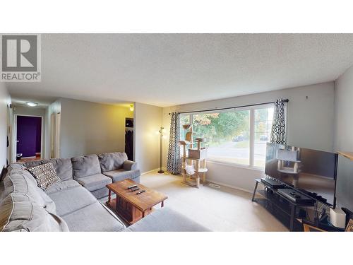 1385 Lewis Drive, Quesnel, BC - Indoor Photo Showing Living Room