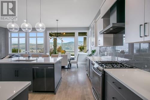 3953 Beachview Drive, West Kelowna, BC - Indoor Photo Showing Kitchen With Upgraded Kitchen