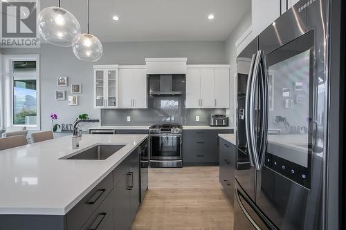 3953 Beachview Drive, West Kelowna, BC - Indoor Photo Showing Kitchen With Upgraded Kitchen