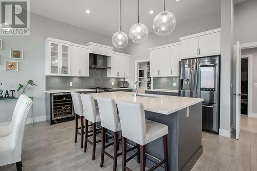 3953 Beachview Drive, West Kelowna, BC - Indoor Photo Showing Kitchen With Upgraded Kitchen