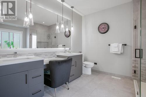 3953 Beachview Drive, West Kelowna, BC - Indoor Photo Showing Bathroom