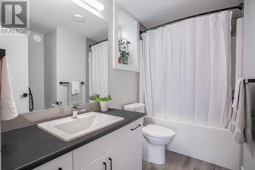 3953 Beachview Drive, West Kelowna, BC - Indoor Photo Showing Bathroom