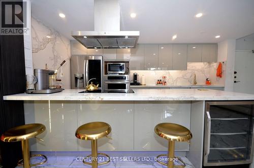 302 - 100 Canyon Avenue, Toronto, ON - Indoor Photo Showing Kitchen With Upgraded Kitchen