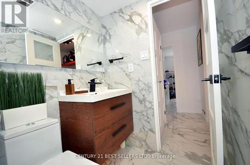 302 - 100 Canyon Avenue, Toronto, ON - Indoor Photo Showing Bathroom