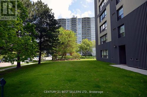 302 - 100 Canyon Avenue, Toronto, ON - Outdoor