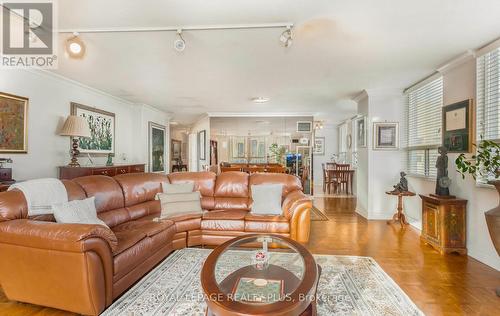 Ph5 - 3650 Kaneff Crescent, Mississauga (Mississauga Valleys), ON - Indoor Photo Showing Living Room