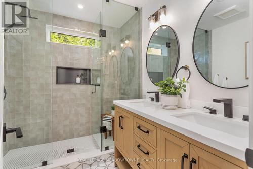 212 Ascot Place, Burlington, ON - Indoor Photo Showing Bathroom