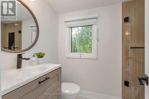 212 Ascot Place, Burlington (Lasalle), ON - Indoor Photo Showing Bathroom