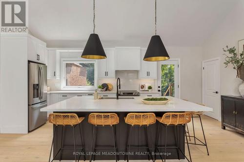 212 Ascot Place, Burlington (Lasalle), ON - Indoor Photo Showing Kitchen With Double Sink