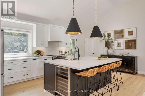 212 Ascot Place, Burlington, ON - Indoor Photo Showing Kitchen With Upgraded Kitchen