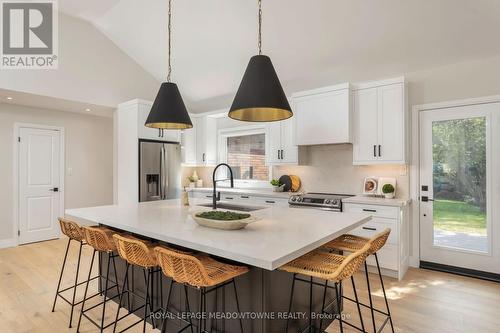 212 Ascot Place, Burlington (Lasalle), ON - Indoor Photo Showing Kitchen With Upgraded Kitchen