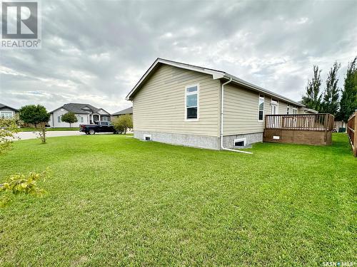 796 Johnston Drive, Weyburn, SK - Outdoor