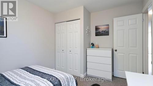 26 Pauline Crescent, London, ON - Indoor Photo Showing Bedroom