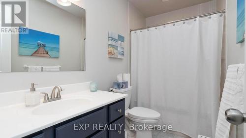 26 Pauline Crescent, London, ON - Indoor Photo Showing Bathroom