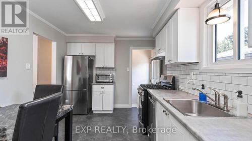 26 Pauline Crescent, London, ON - Indoor Photo Showing Kitchen With Stainless Steel Kitchen