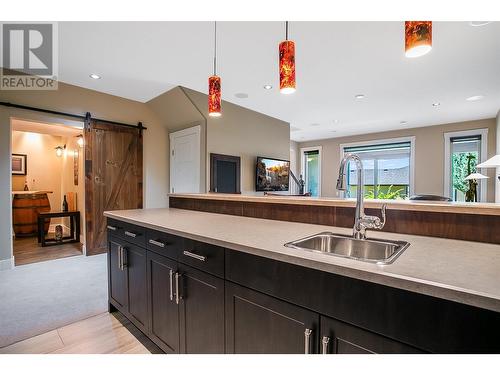 1836 Tower Ranch Boulevard Unit# 1, Kelowna, BC - Indoor Photo Showing Kitchen