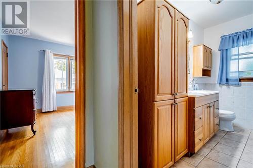 281 Lake Street, St. Catharines, ON - Indoor Photo Showing Bathroom