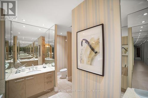 104 - 20 Scrivener Square, Toronto, ON - Indoor Photo Showing Bathroom