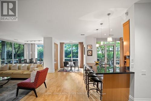 104 - 20 Scrivener Square, Toronto, ON - Indoor Photo Showing Living Room