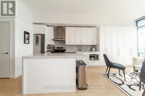 Ph3204 - 33 Mill Street, Toronto (Waterfront Communities), ON - Indoor Photo Showing Kitchen