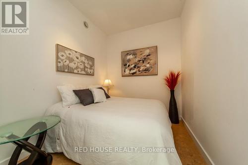 Ph3204 - 33 Mill Street, Toronto (Waterfront Communities), ON - Indoor Photo Showing Bedroom