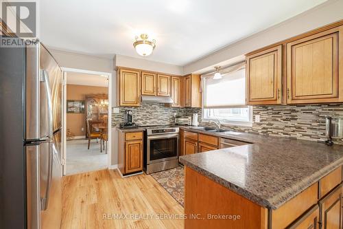 102 Leander Street, Brampton, ON - Indoor Photo Showing Kitchen With Double Sink