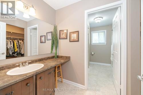 102 Leander Street, Brampton, ON - Indoor Photo Showing Bathroom