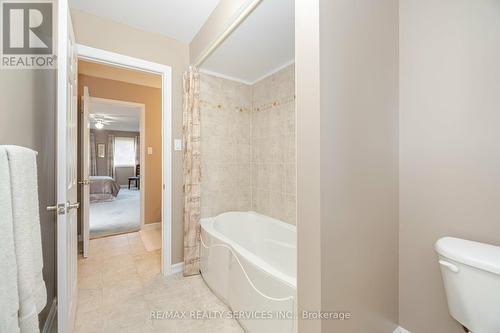 102 Leander Street, Brampton, ON - Indoor Photo Showing Bathroom