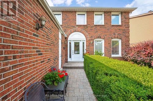 102 Leander Street, Brampton, ON - Outdoor