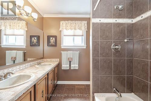 102 Leander Street, Brampton, ON - Indoor Photo Showing Bathroom